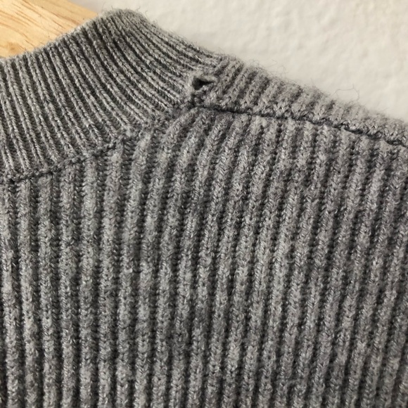 List knit sweater - Picture 3 of 3